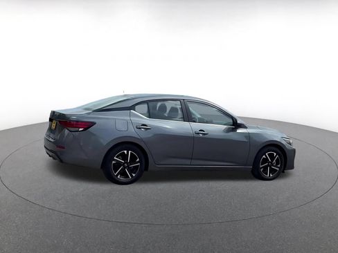 Used 2025 Nissan Sentra SV FWD image 10