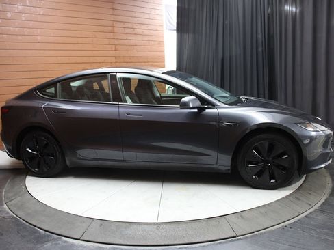 Used 2025 Tesla Model 3 Long Range image 18
