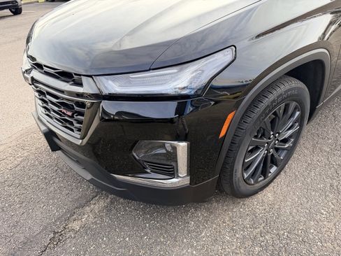 Used 2023 Chevrolet Traverse RS image 11