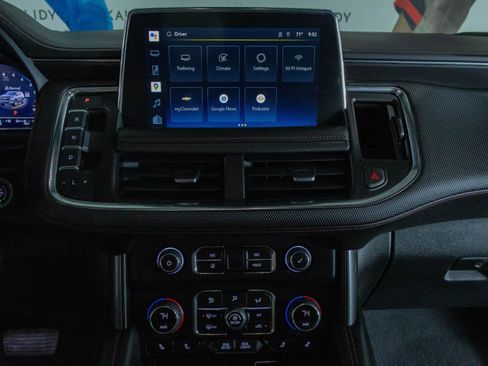 Used 2022 Chevrolet Suburban RST w/ Luxury Package image 4