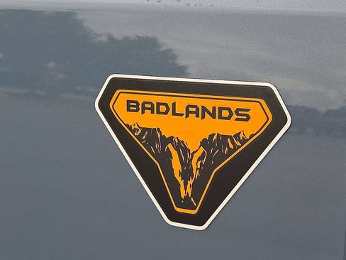 Used 2025 Ford Bronco Badlands AWD/4WD image 9