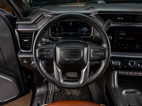 Used 2024 GMC Sierra 2500 Denali Ultimate image 18