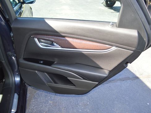 Used 2013 Cadillac XTS Premium image 27