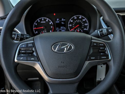 Used 2022 Hyundai Accent SEL image 30