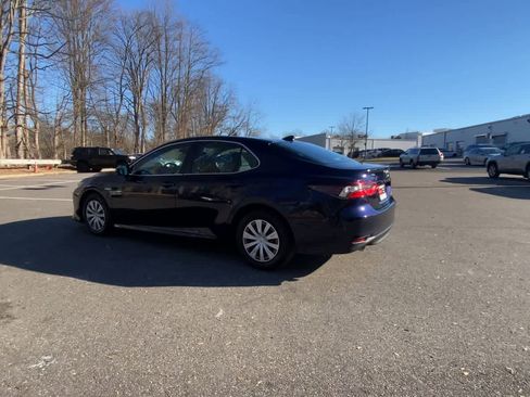 Used 2021 Toyota Camry LE image 7