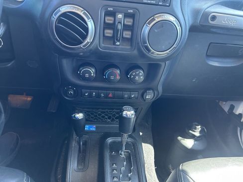 Used 2018 Jeep Wrangler Unlimited Sahara w/ Dual Top Group image 11