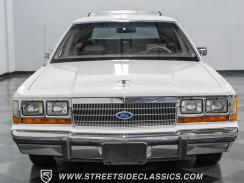 Used 1990 Ford LTD Crown Victoria image 18