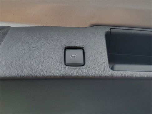 Certified 2023 Ford Escape Active w/ Tech Pack #2 image 9