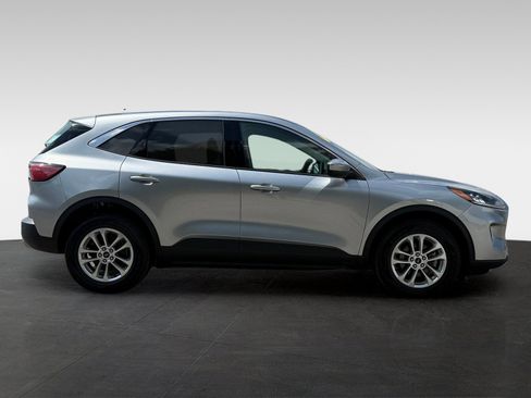 Used 2021 Ford Escape SE AWD/4WD image 4