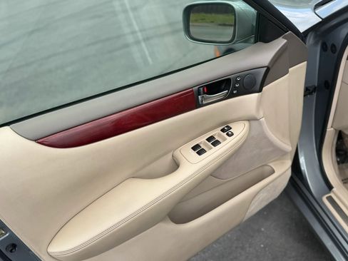 Used 2002 Lexus ES 330 FWD image 39