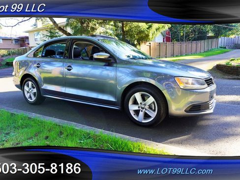 Used 2012 Volkswagen Jetta TDI FWD image 7