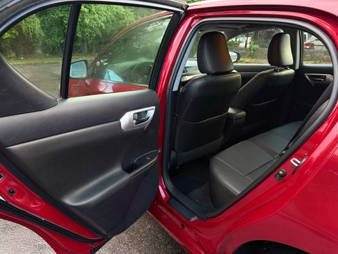 Used 2011 Lexus CT 200h image 22