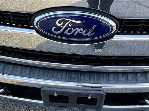 Used 2016 Ford F350 Lariat w/ Lariat Ultimate Package image 35