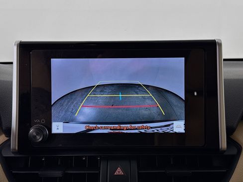 Used 2025 Toyota RAV4 XLE AWD/4WD image 13