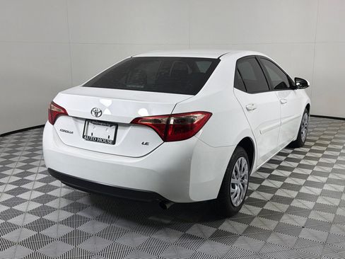 Used 2018 Toyota Corolla LE FWD image 5