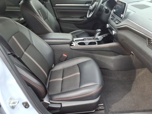 Used 2023 Nissan Altima 2.5 SR image 7