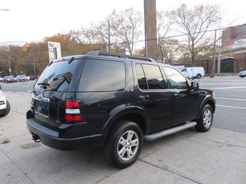 Used 2010 Ford Explorer XLT image 3