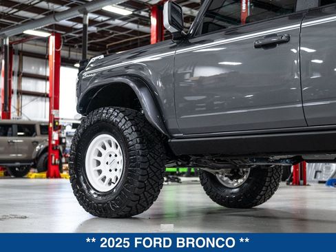 New 2025 Ford Bronco Heritage Edition AWD/4WD image 13