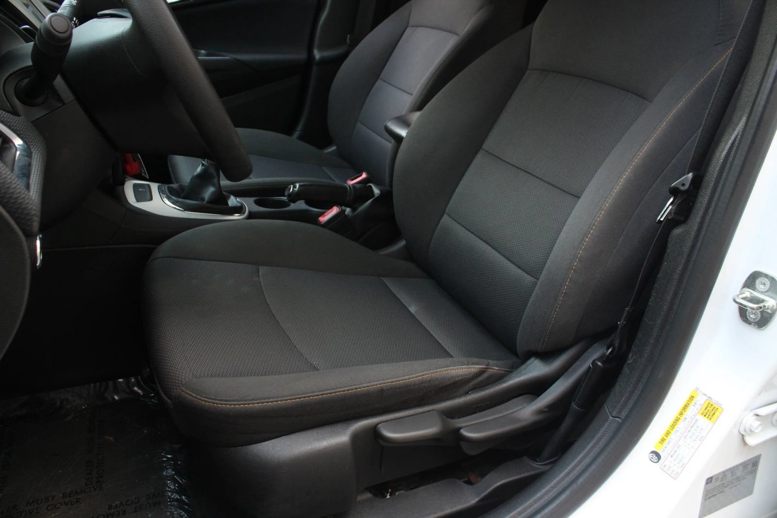 Used 2018 Chevrolet Cruze LS FWD image 16