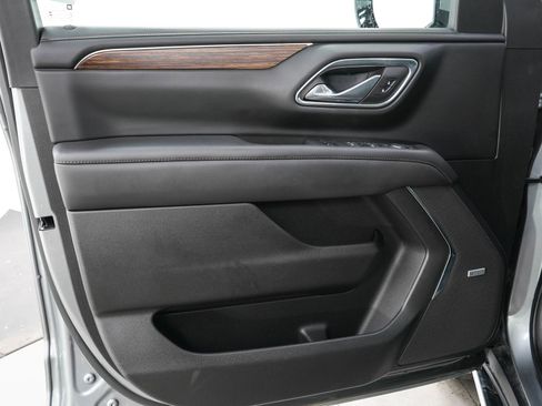 Used 2023 Chevrolet Suburban High Country AWD/4WD image 22