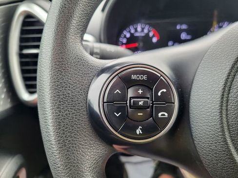 Used 2022 Kia Soul LX w/ Technology Package image 21