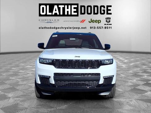 New 2025 Jeep Grand Cherokee L Limited image 32