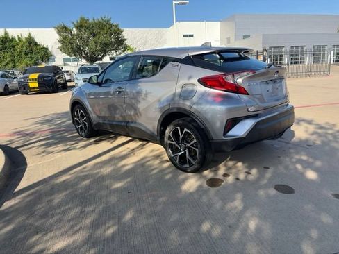 Used 2020 Toyota C-HR XLE FWD image 7