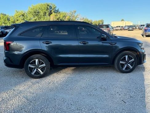 Used 2021 Kia Sorento S w/ Panoramic Sunroof Package FWD image 6