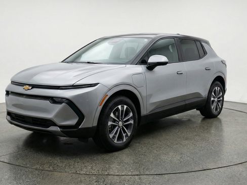 Used 2025 Chevrolet Equinox LT image 3