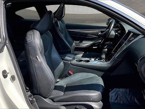 Used 2018 INFINITI Q60 3.0t Luxe image 14