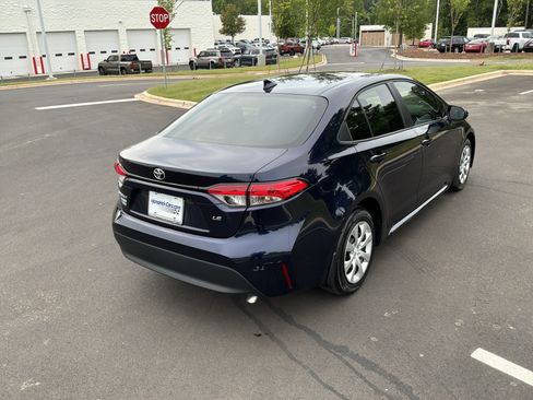 Used 2025 Toyota Corolla LE FWD image 10