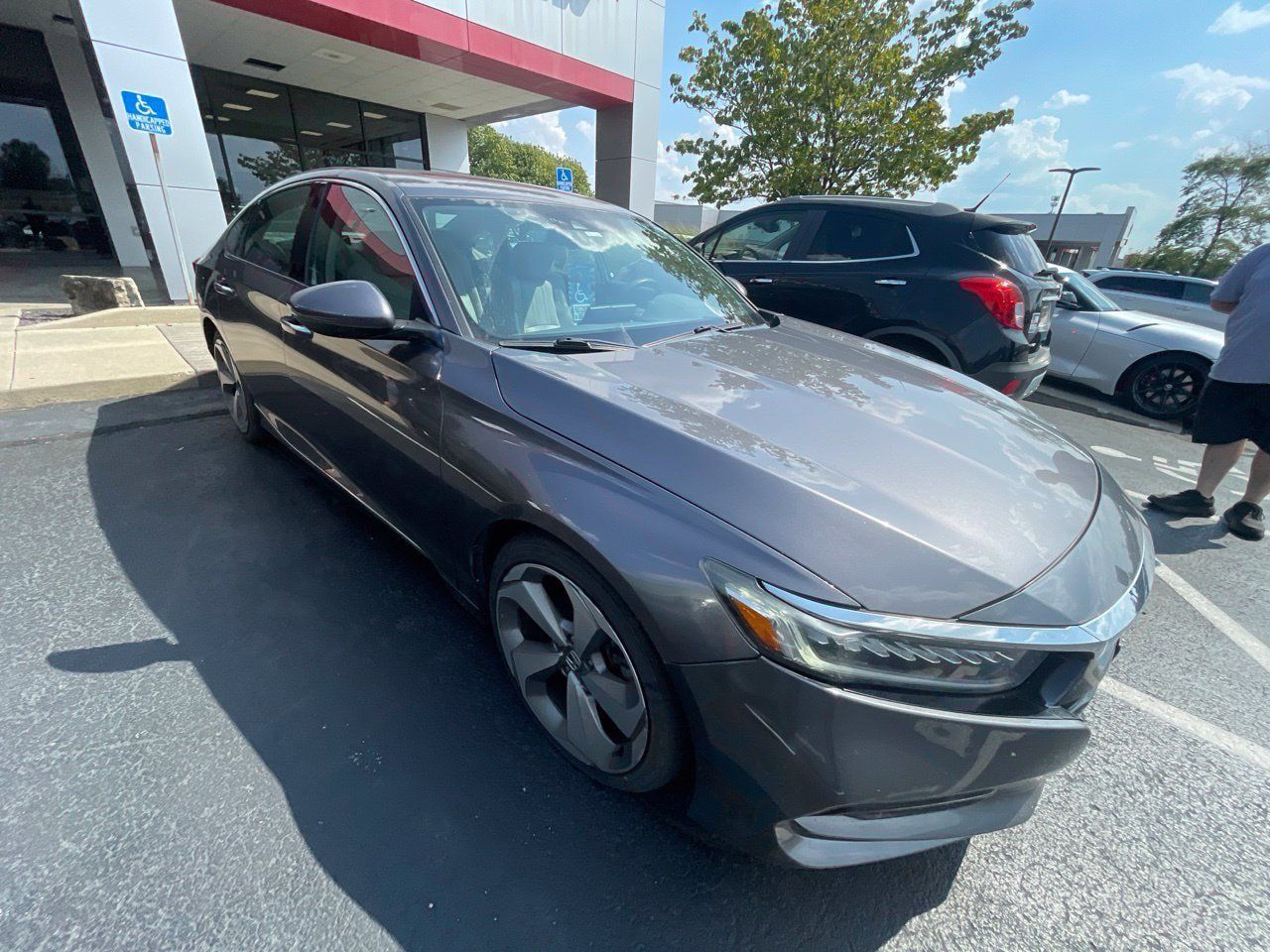 Used 2018 Honda Accord Touring image 5
