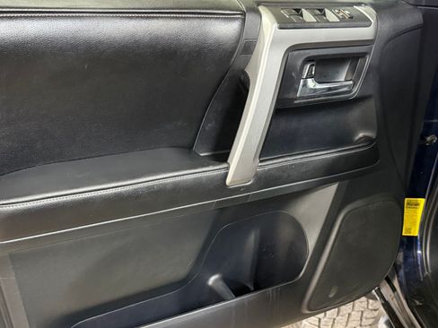 Used 2015 Toyota 4Runner SR5 AWD/4WD image 12