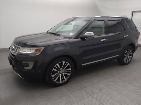 Used 2017 Ford Explorer Platinum AWD/4WD image 2