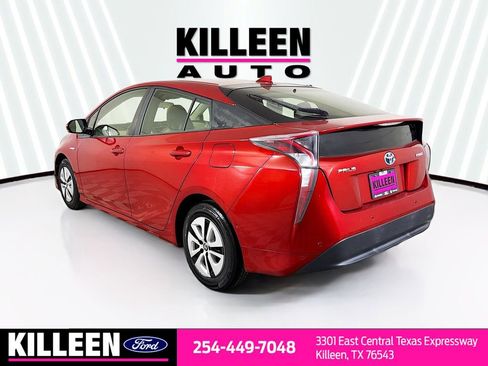 Used 2018 Toyota Prius Three w/ Advanced Technology Package image 6