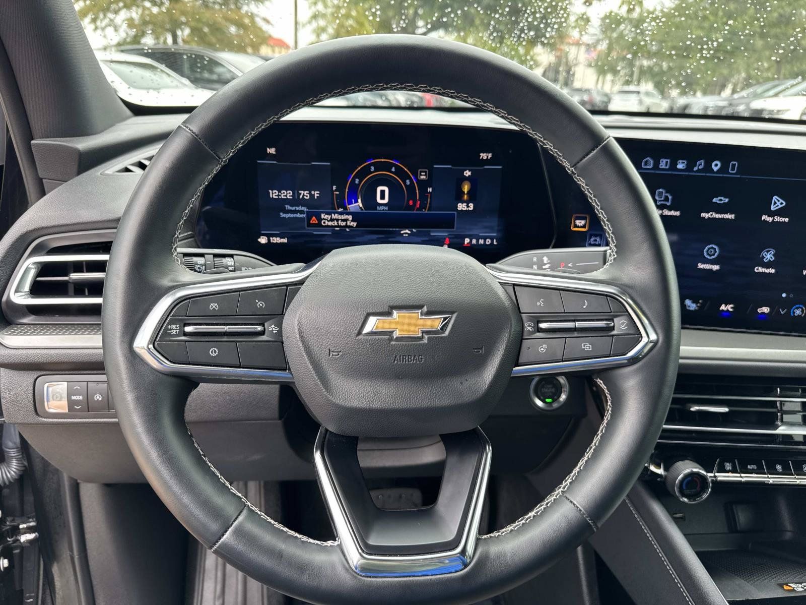 Used 2026 Chevrolet Traverse LT w/ Driver Confidence Package FWD image 14
