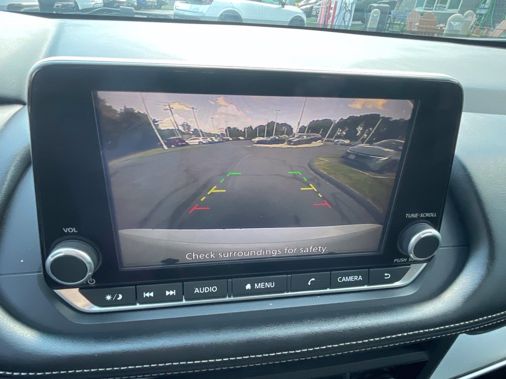 Certified 2025 Nissan Rogue SV AWD/4WD image 14