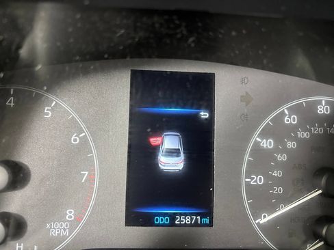 Used 2025 Toyota Corolla LE FWD image 15