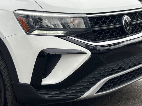 Used 2024 Volkswagen Taos SE image 8