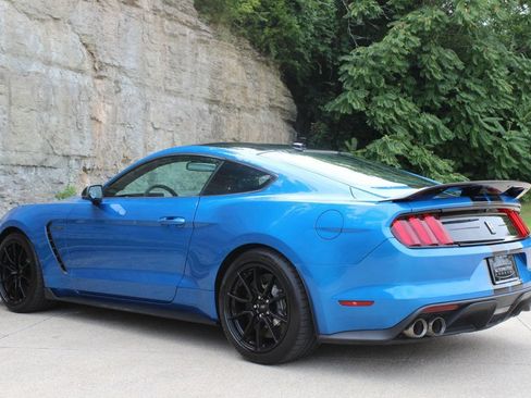 Used 2020 Ford Mustang Shelby GT350 w/ Technology Package RWD image 7