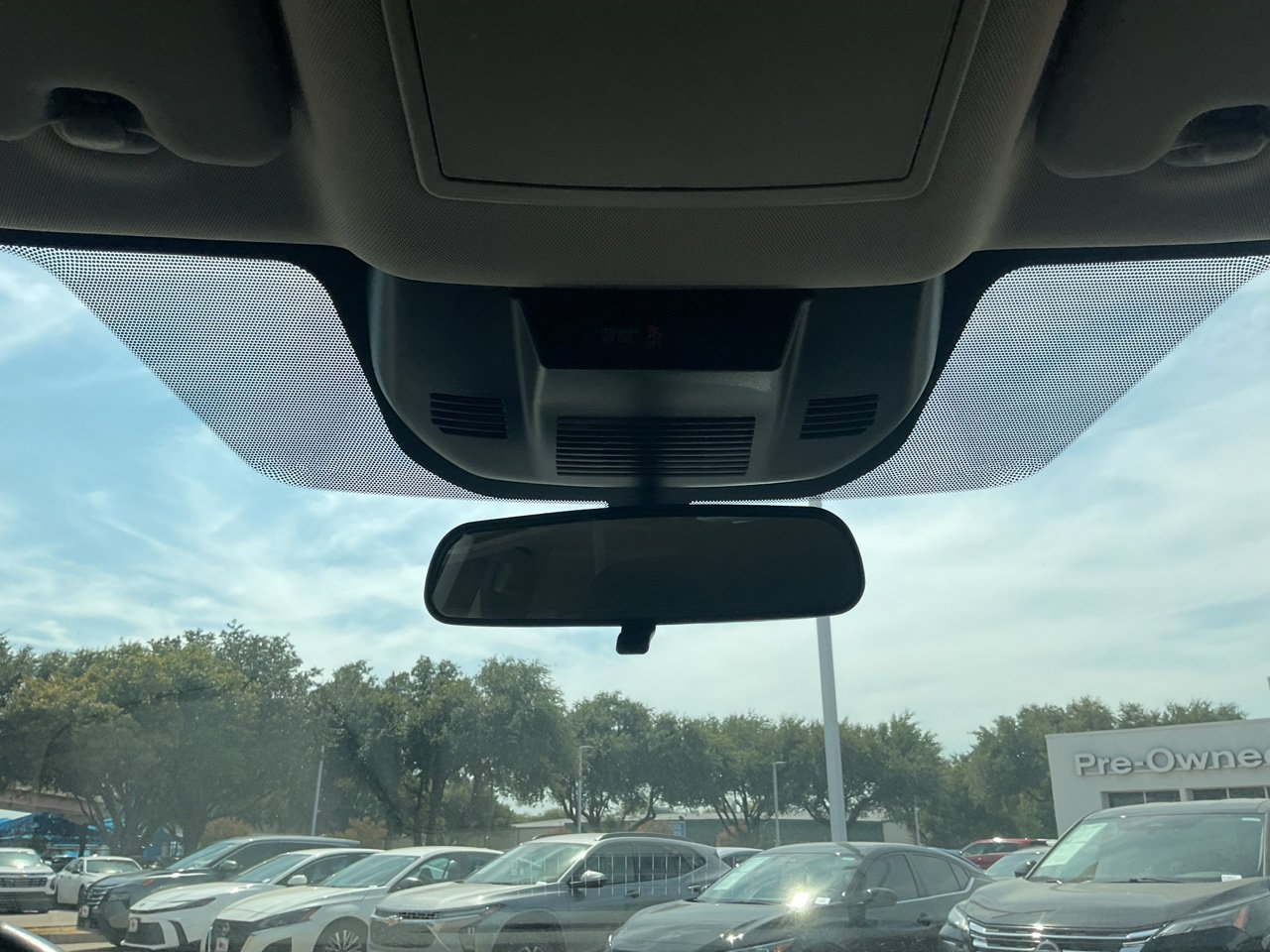 Used 2025 Nissan Rogue SV FWD image 18