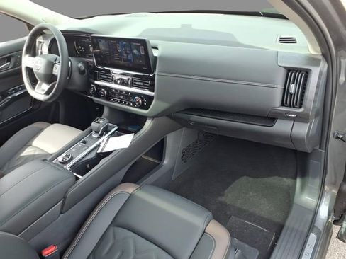 New 2026 Nissan Pathfinder Platinum AWD/4WD image 12