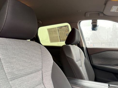 Used 2022 Nissan Rogue SV image 17