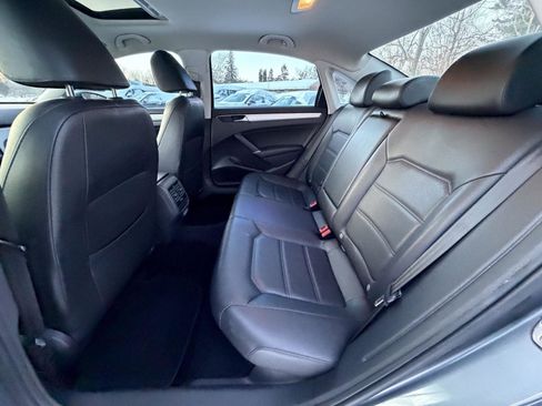 Used 2019 Volkswagen Passat 2.0T Wolfsburg image 19