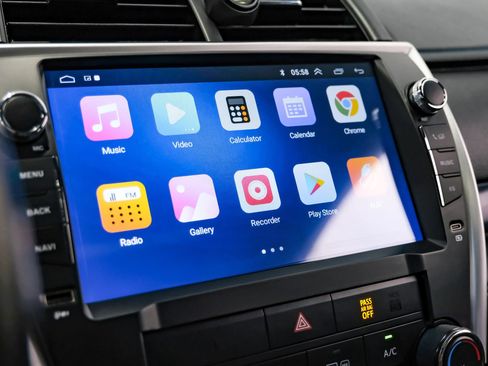 Used 2016 Toyota Camry SE image 32