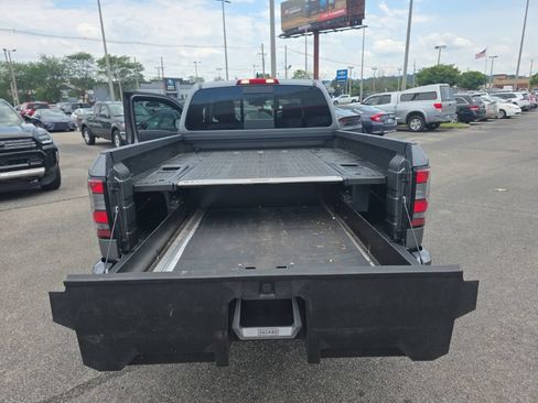 Used 2025 Nissan Frontier SV RWD image 8