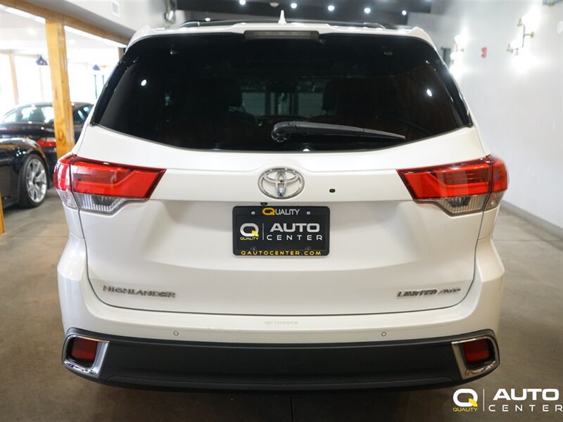 Used 2018 Toyota Highlander Limited Platinum AWD/4WD image 6
