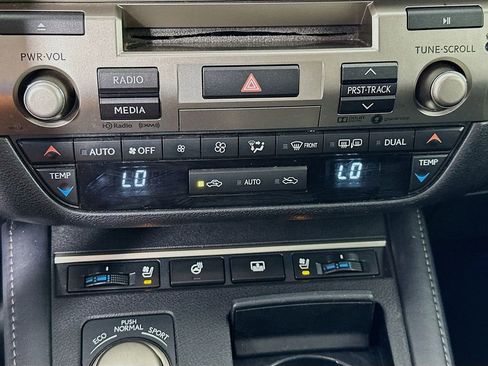 Used 2017 Lexus ES 350 w/ Luxury Package FWD image 16