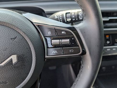 Used 2025 Kia Seltos EX FWD image 17