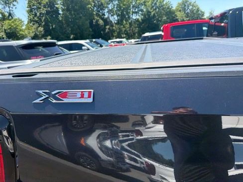 Used 2023 GMC Sierra 1500 SLT w/ SLT Convenience Package AWD/4WD image 5